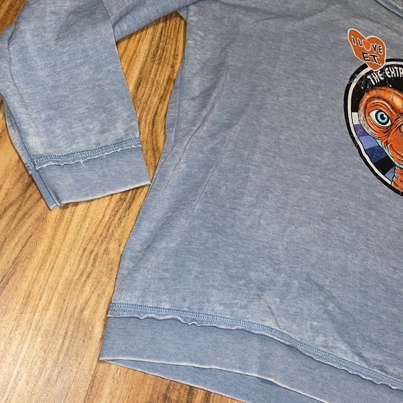 E.T. women’s sweatshirt XXL 2XL Blue Graphic soft distressed lightweight - Picture 4 of 7